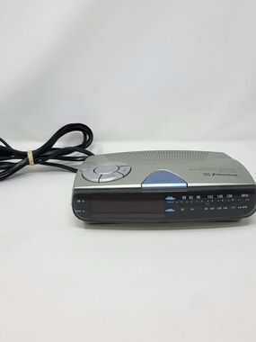 Emerson Silver AM/FM Digital Clock Radio with Tuning Display